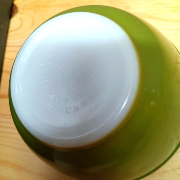 Vintage Green Pyrex Bundle - Picture 14 of 15
